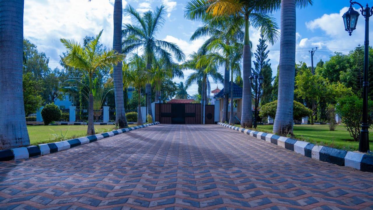 דאר א-סאלאם Luxury Beach Villa Inn מראה חיצוני תמונה